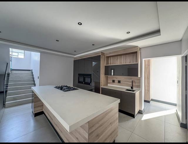 4 BEDROOM HOUSE FOR SALE IN FOUNTAINBROOK ESTATE